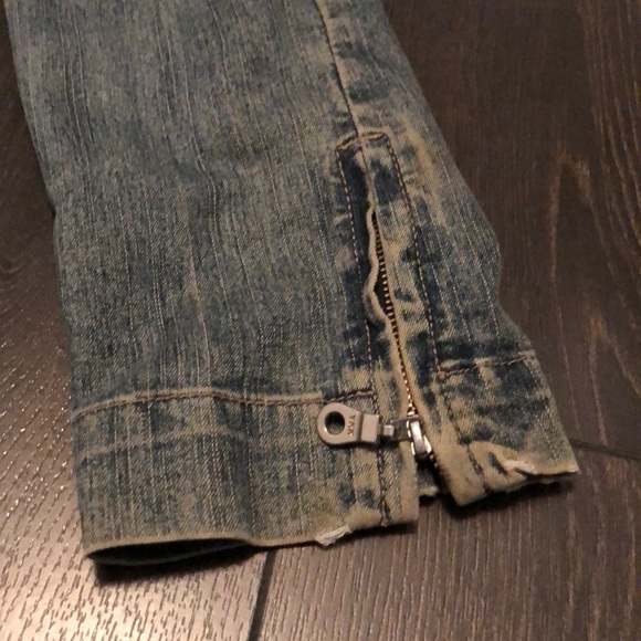 Jean jacket with star sequinned patches - Picture 8 of 9